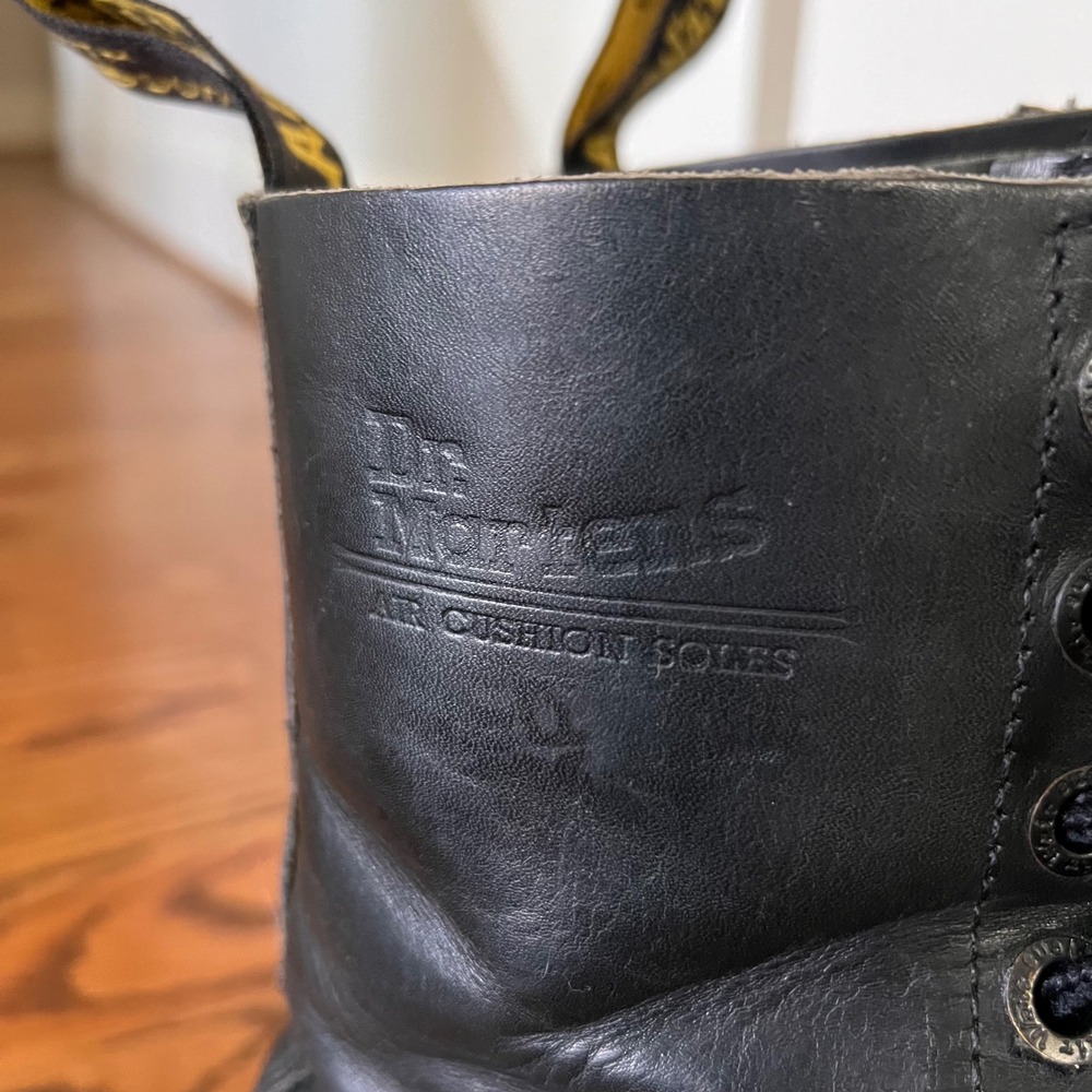 Dr. Martens Made in England Vtg Black Leather Original Platform Boots 12 Eye - Picture 5 of 16